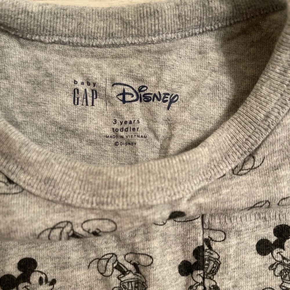 Gap Disney Mickey Size 3 Gray And Black Outfit With Pocket On Top